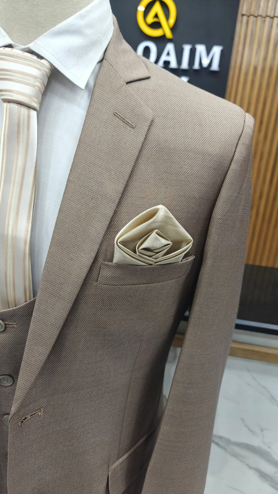 Men's light brown textured 3 piece