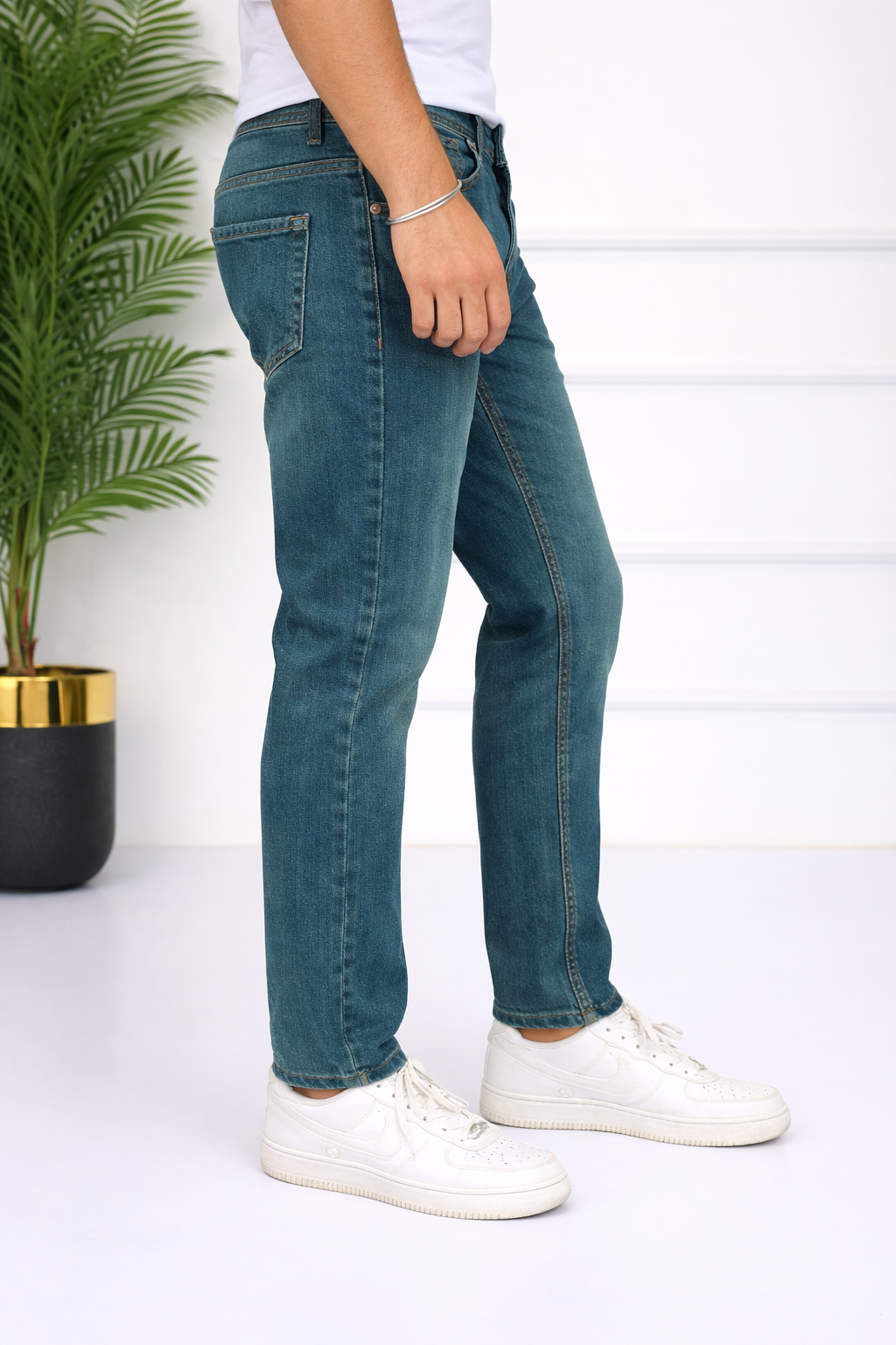Men’s Classic Straight Blue Jeans