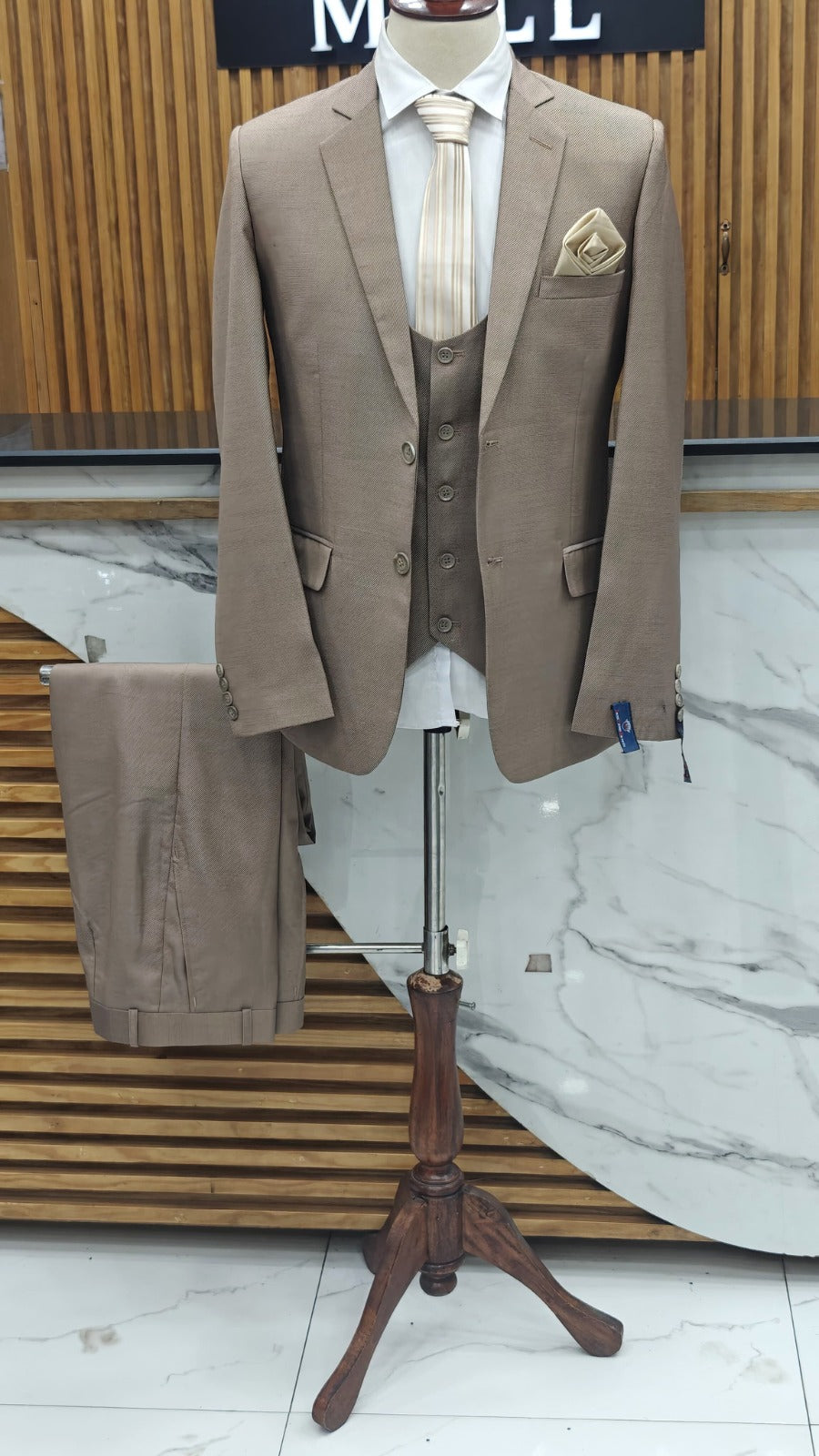 Men's light brown textured 3 piece