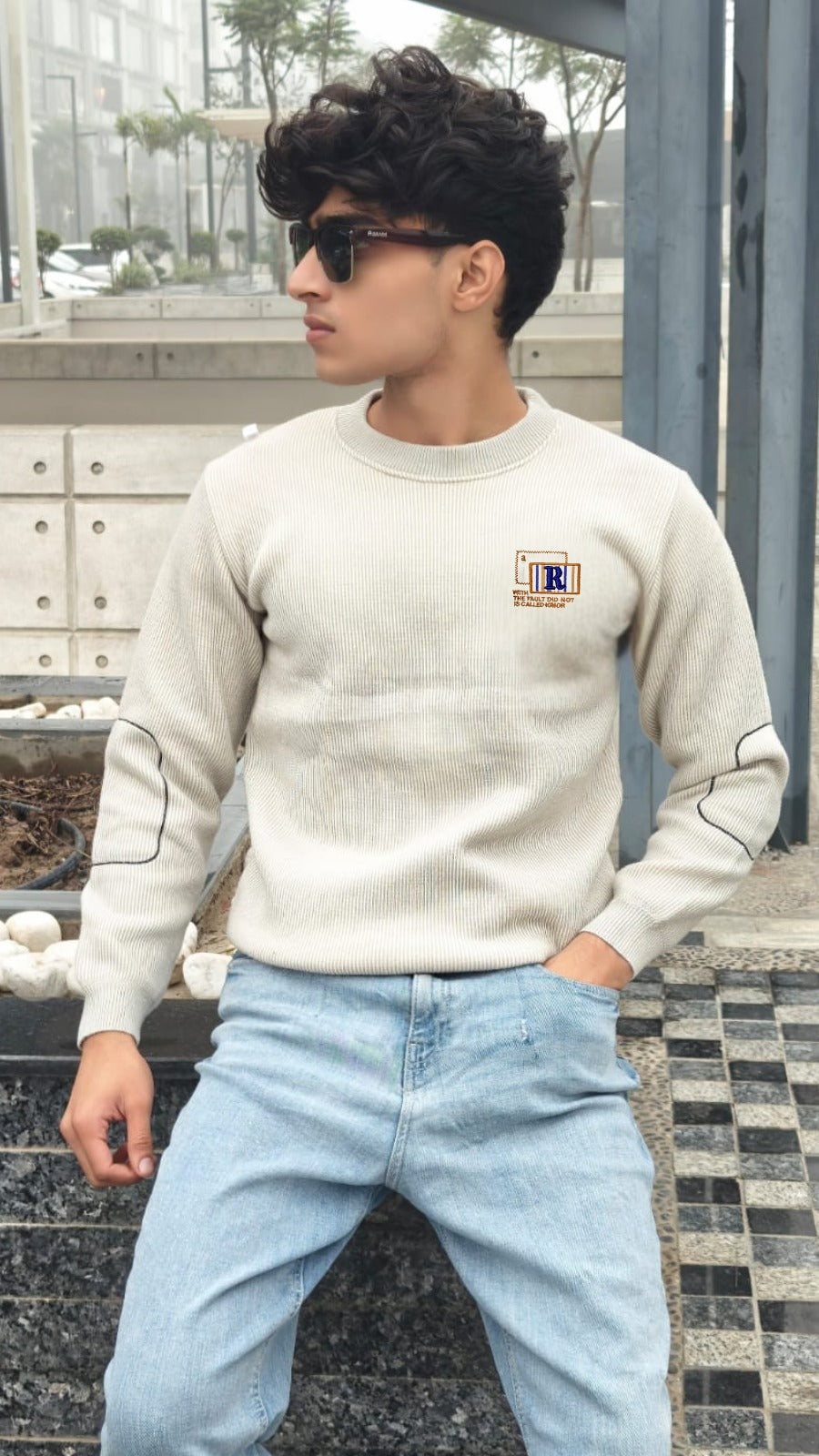 Men imported white R sweater