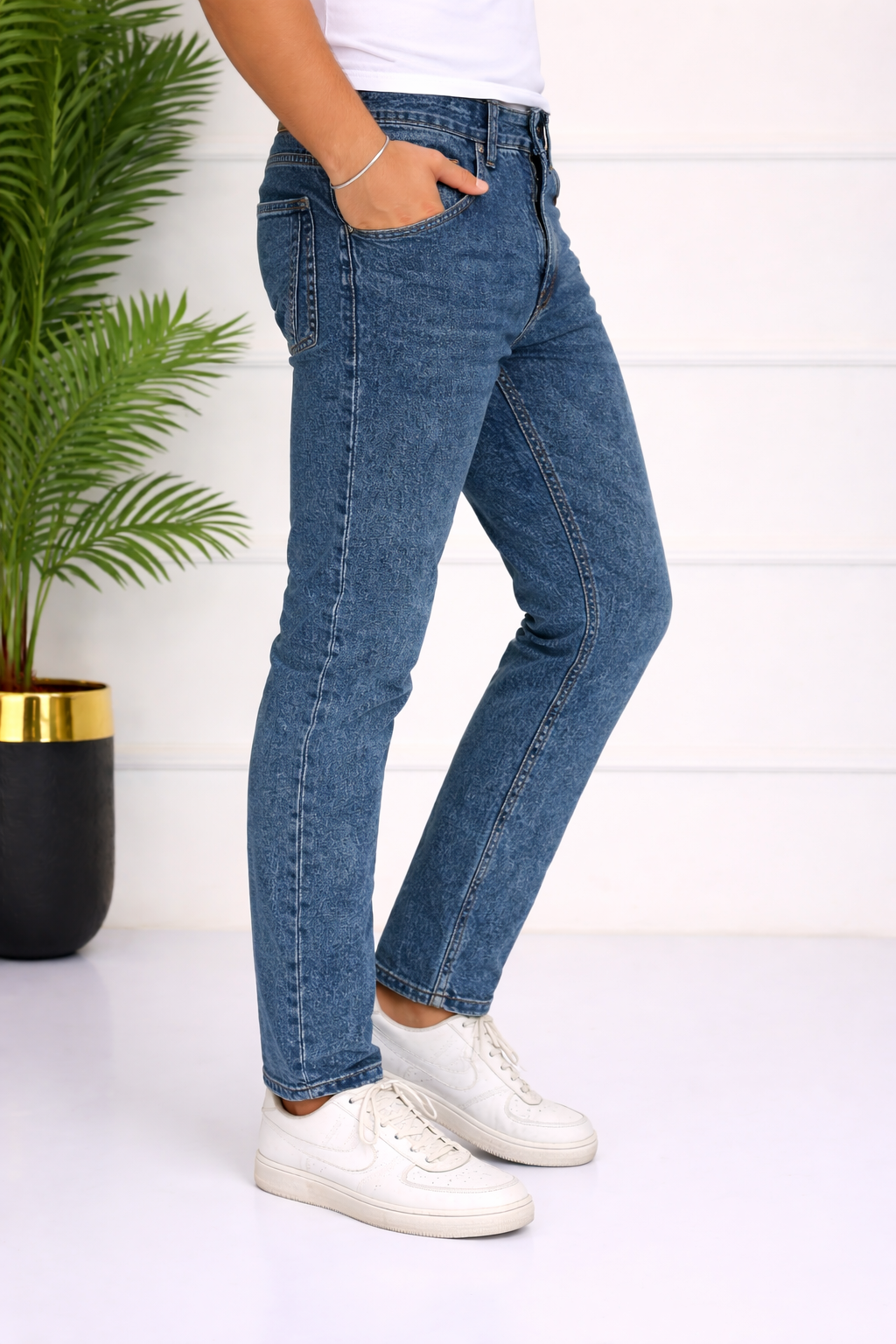 Men’s Mid-Blue Tapered Fit Jeans