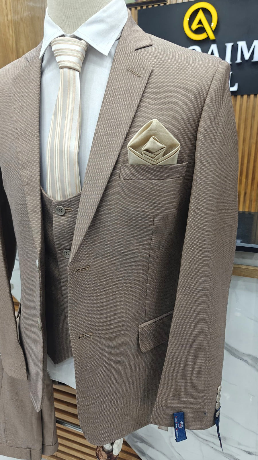 Men's light brown textured 3 piece